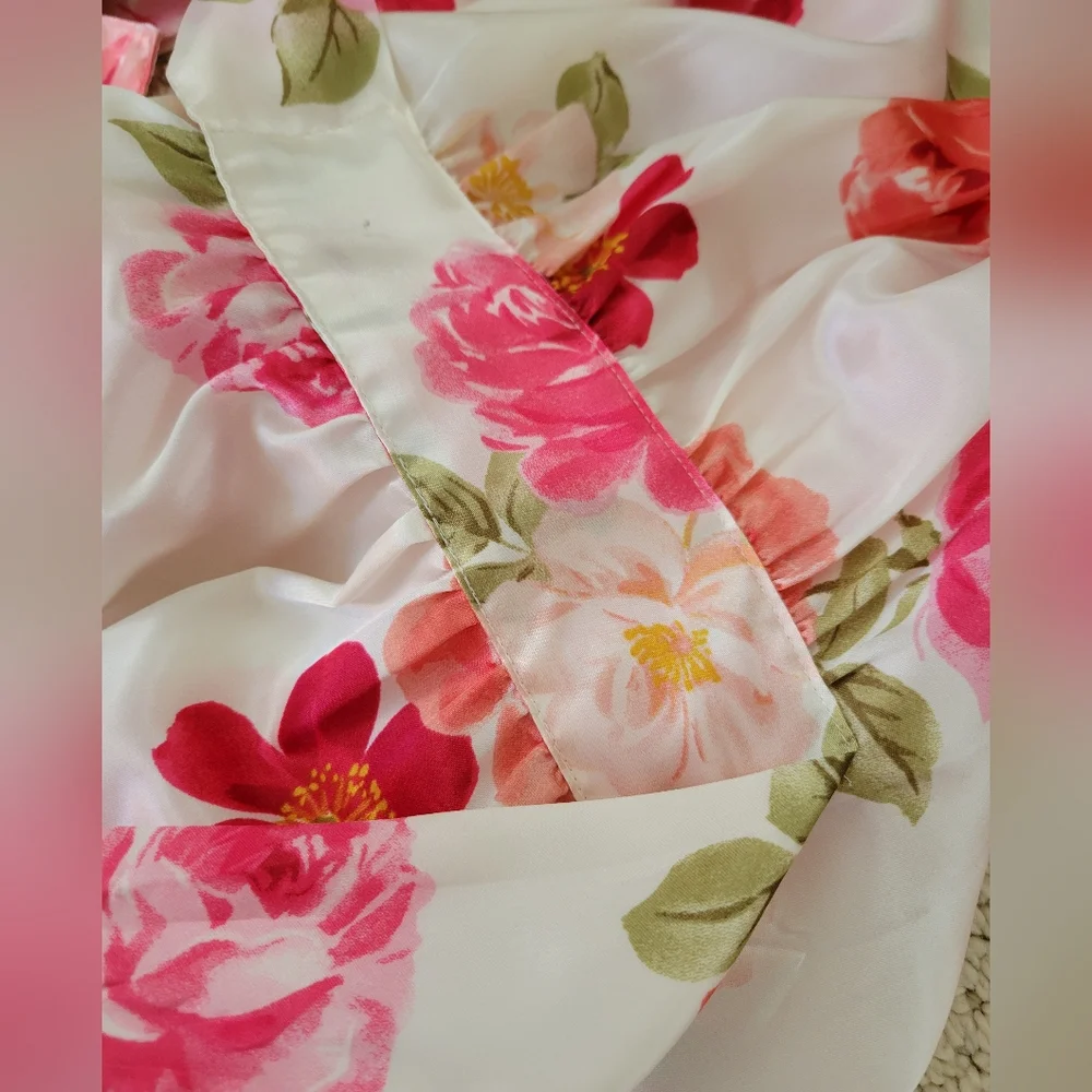 Morgan Taylor Floral Robe - Picture 9 of 13